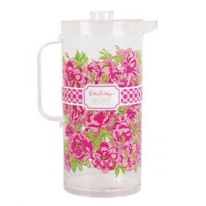 ISO this lilly Pulitzer pitcher! 89 oz